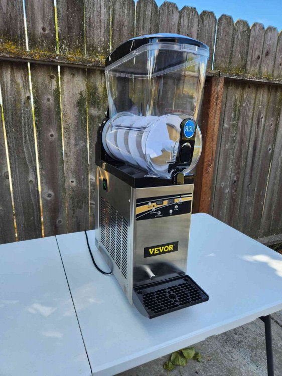 SLUSHY MACHINE